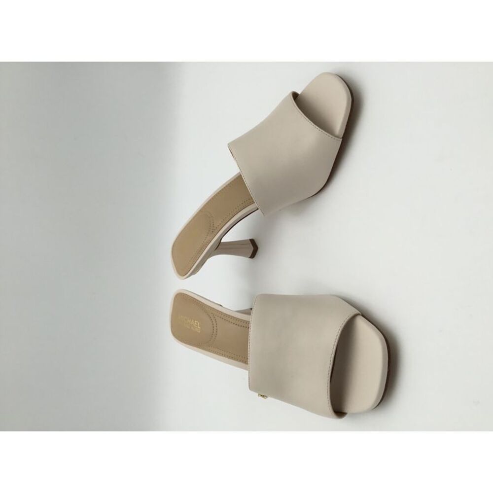 Michael Kors Women's Cara Mule Light Cream 7.5